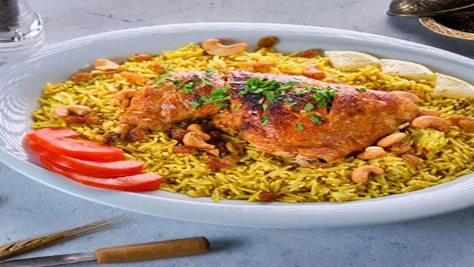 Kabsarijst – met kip & noten, Syrische catering