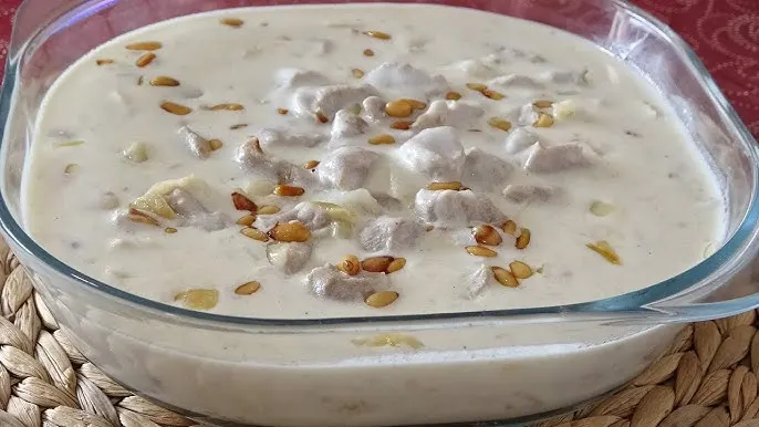 Shakriya – yoghurtsaus met vlees of kip, Syrische catering